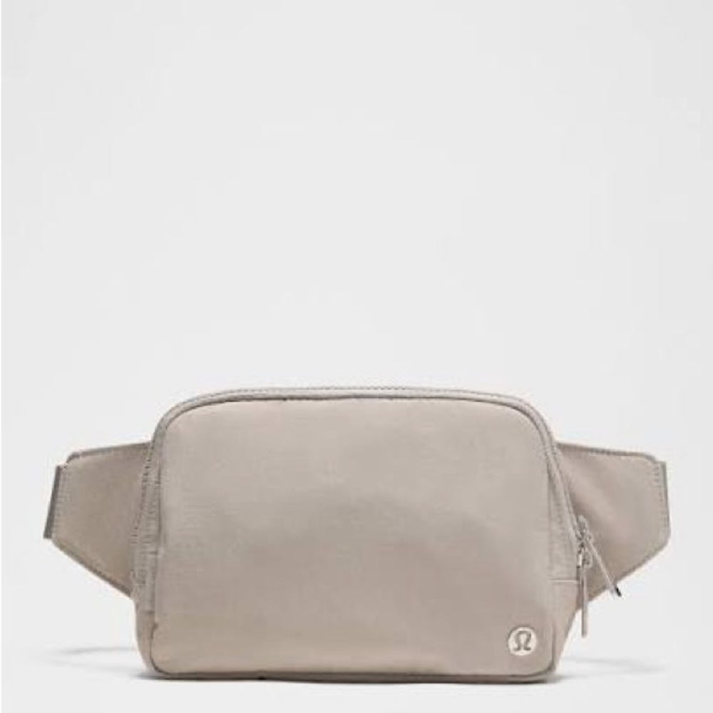 Lululemon Everyday Belt Bag in Light Gray-2L - Picture 2 of 6